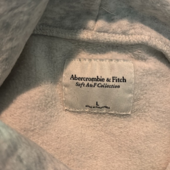 Abercrombie & Fitch Gray Hoodie with Long Sleeves - Picture 3 of 6